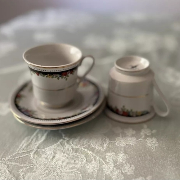 Set Of 2 Vintage Lynns Bennington Fine China Tea Cups & Saucers Floral Country - Picture 3 of 7